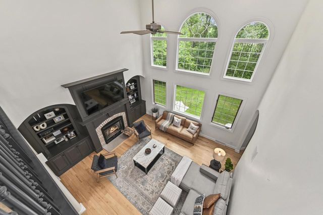 N51W19090 Crest View TERRACE, Menomonee Falls, WI 53051