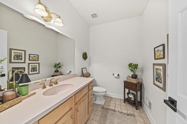 N51W19090 Crest View TERRACE, Menomonee Falls, WI 53051