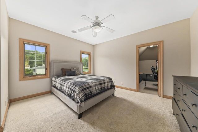 N51W19090 Crest View TERRACE, Menomonee Falls, WI 53051