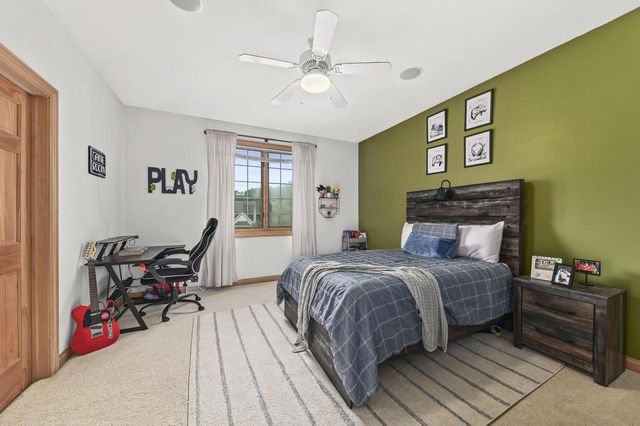 N51W19090 Crest View TERRACE, Menomonee Falls, WI 53051