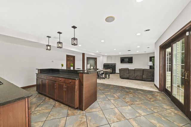 N51W19090 Crest View TERRACE, Menomonee Falls, WI 53051