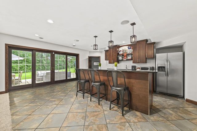 N51W19090 Crest View TERRACE, Menomonee Falls, WI 53051
