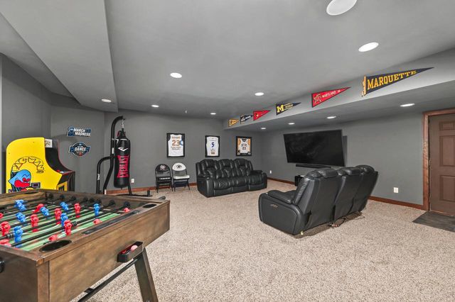 N51W19090 Crest View TERRACE, Menomonee Falls, WI 53051