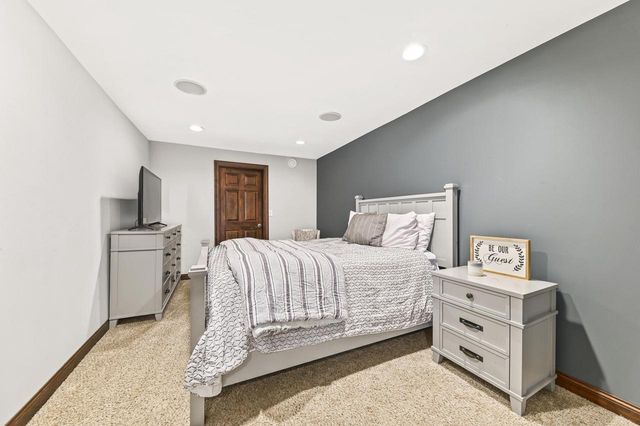 N51W19090 Crest View TERRACE, Menomonee Falls, WI 53051