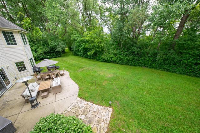 N51W19090 Crest View TERRACE, Menomonee Falls, WI 53051