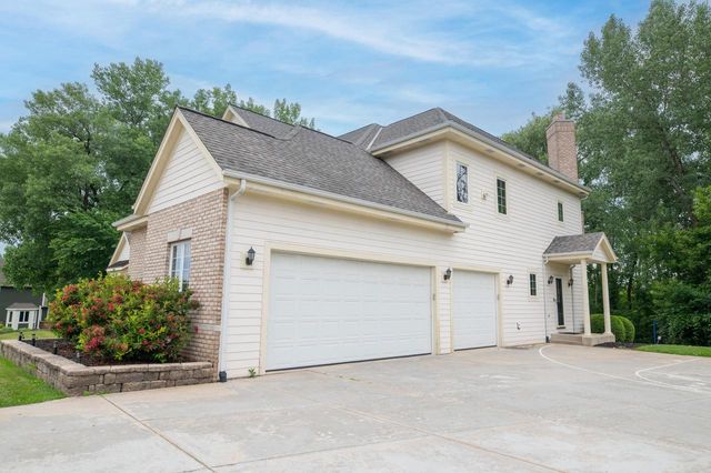 N51W19090 Crest View TERRACE, Menomonee Falls, WI 53051