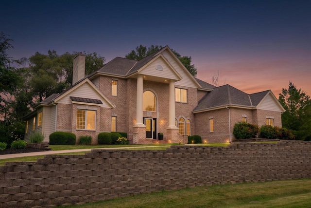 N51W19090 Crest View TERRACE, Menomonee Falls, WI 53051