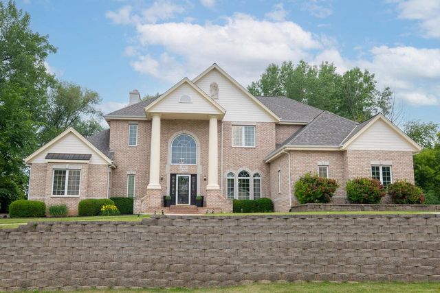 N51W19090 Crest View TERRACE, Menomonee Falls, WI 53051