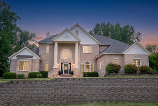 N51W19090 Crest View TERRACE, Menomonee Falls, WI 53051