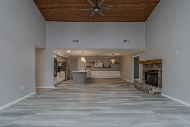 4000 MCDANIEL Road, Paragould, AR 72450