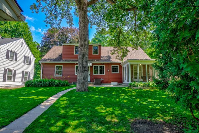 329 Stonebridge Boulevard, Saint Paul, MN 55105