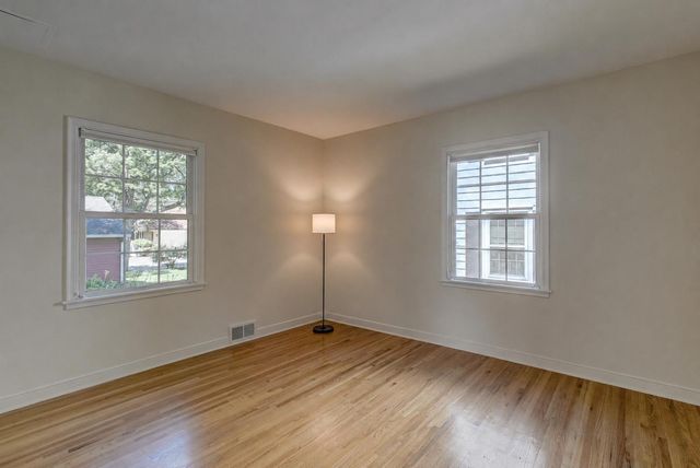329 Stonebridge Boulevard, Saint Paul, MN 55105