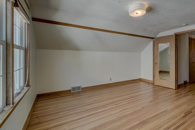 329 Stonebridge Boulevard, Saint Paul, MN 55105