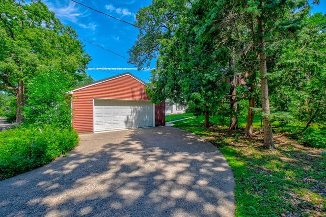 329 Stonebridge Boulevard, Saint Paul, MN 55105