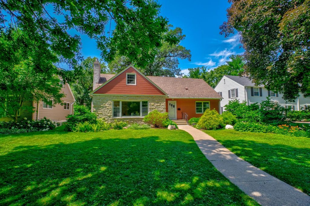 329 Stonebridge Boulevard, Saint Paul, MN 55105