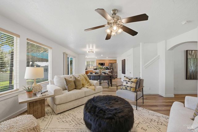 6506 S Warwickshire Ave, Boise, ID 83709