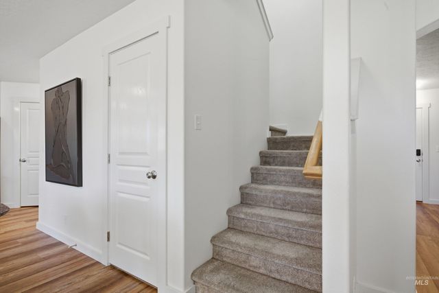 6506 S Warwickshire Ave, Boise, ID 83709
