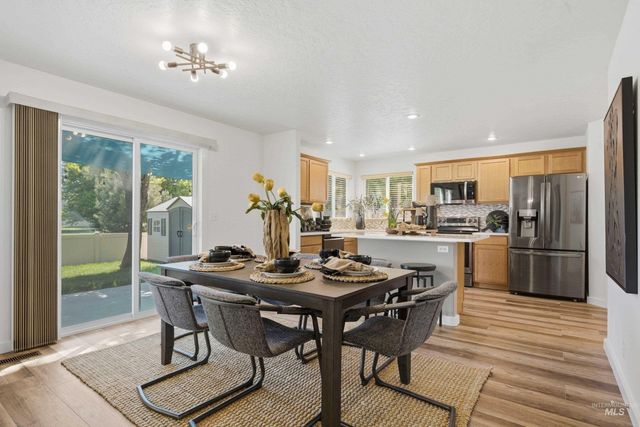6506 S Warwickshire Ave, Boise, ID 83709