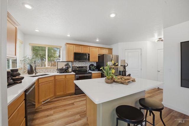 6506 S Warwickshire Ave, Boise, ID 83709