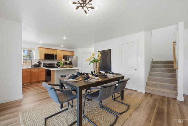 6506 S Warwickshire Ave, Boise, ID 83709