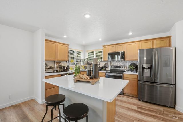 6506 S Warwickshire Ave, Boise, ID 83709