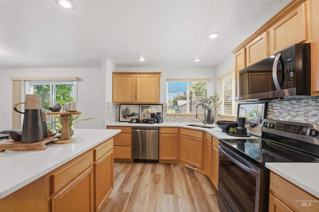 6506 S Warwickshire Ave, Boise, ID 83709