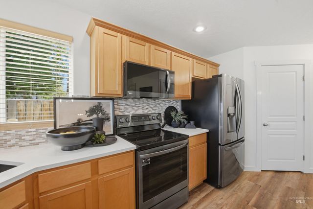 6506 S Warwickshire Ave, Boise, ID 83709