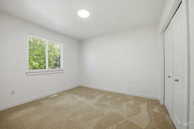 6506 S Warwickshire Ave, Boise, ID 83709