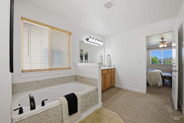 6506 S Warwickshire Ave, Boise, ID 83709