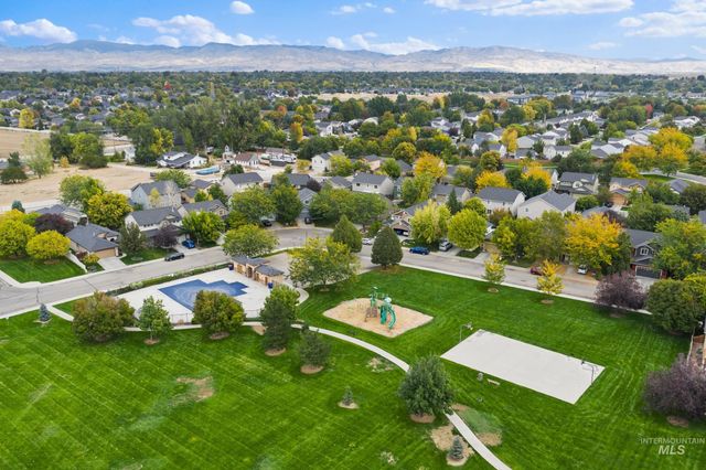 6506 S Warwickshire Ave, Boise, ID 83709