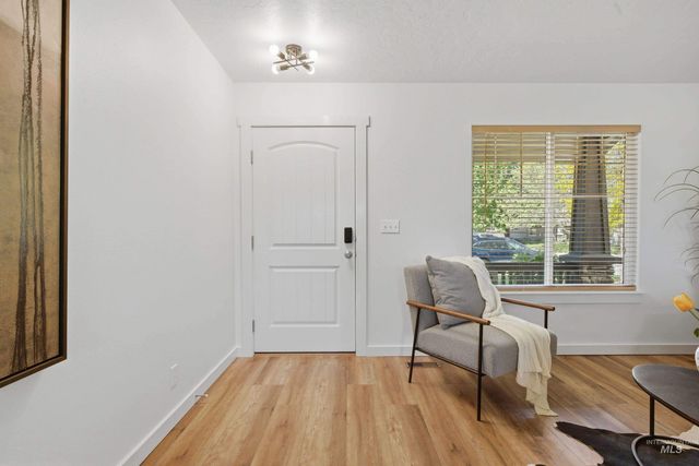 6506 S Warwickshire Ave, Boise, ID 83709