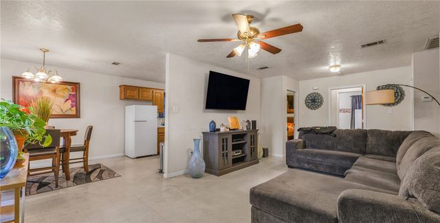 1009 West 17th Street, Bryan, TX 77803
