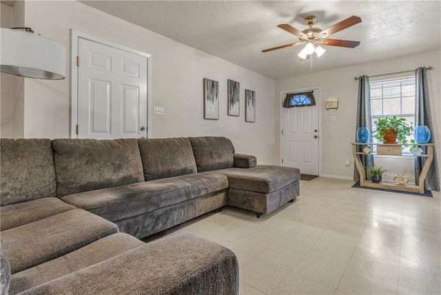 1009 West 17th Street, Bryan, TX 77803