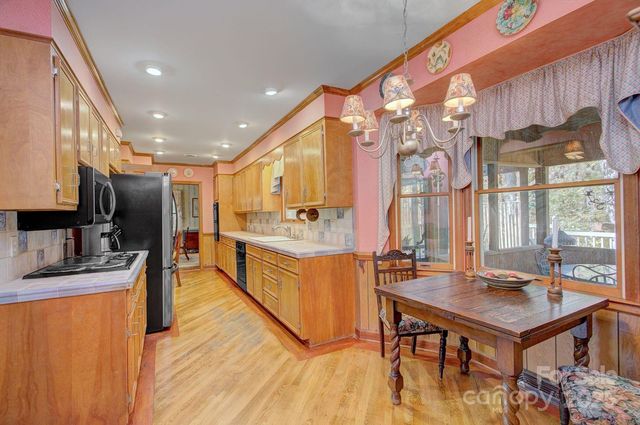 1360 Betsy Drive, Charlotte, NC 28211