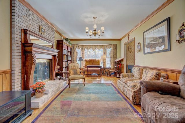 1360 Betsy Drive, Charlotte, NC 28211