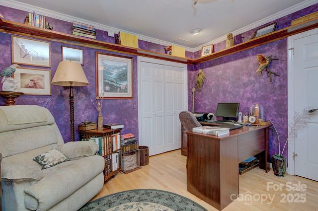 1360 Betsy Drive, Charlotte, NC 28211