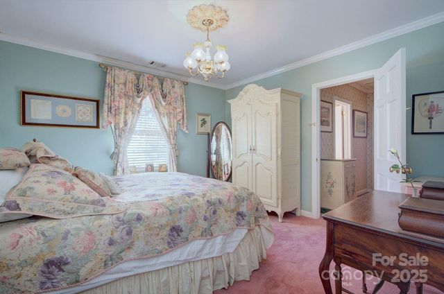 1360 Betsy Drive, Charlotte, NC 28211