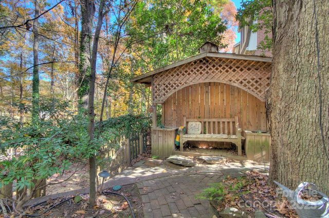 1360 Betsy Drive, Charlotte, NC 28211