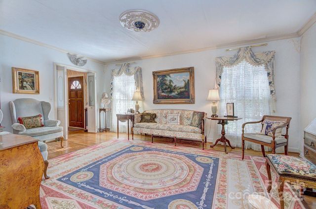 1360 Betsy Drive, Charlotte, NC 28211