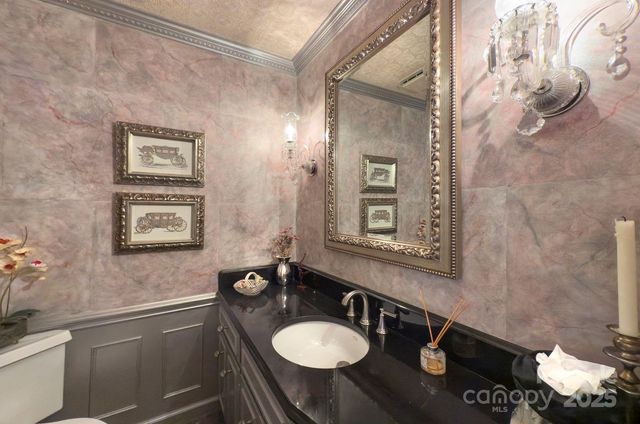 1360 Betsy Drive, Charlotte, NC 28211