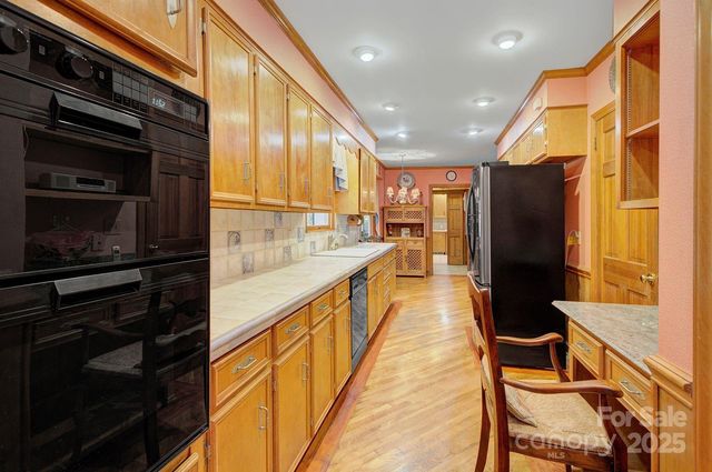 1360 Betsy Drive, Charlotte, NC 28211