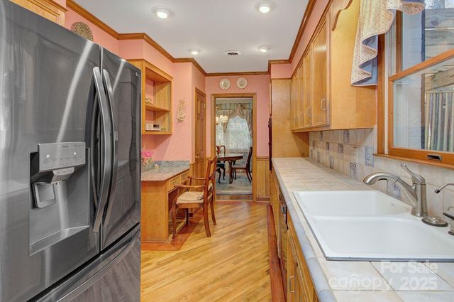 1360 Betsy Drive, Charlotte, NC 28211