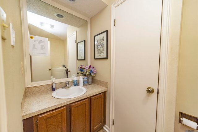 5648 Riverstone Dr, Baton Rouge, LA 70820