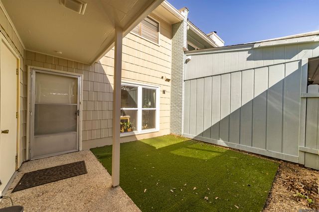 5648 Riverstone Dr, Baton Rouge, LA 70820