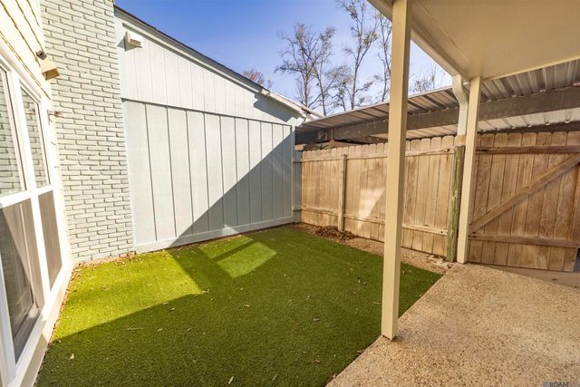 5648 Riverstone Dr, Baton Rouge, LA 70820