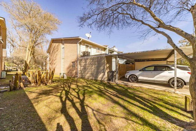 5648 Riverstone Dr, Baton Rouge, LA 70820