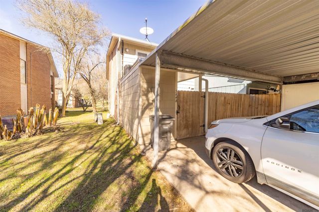 5648 Riverstone Dr, Baton Rouge, LA 70820