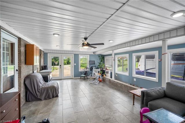 1271 Country Lane, Winston-salem, NC 27107