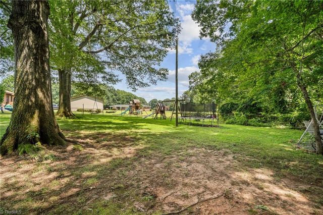 1271 Country Lane, Winston-salem, NC 27107