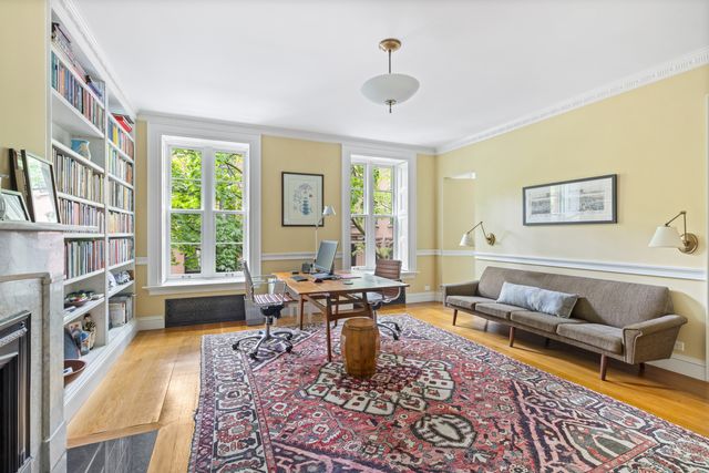 29 GARDEN Place, New York City, NY 11201